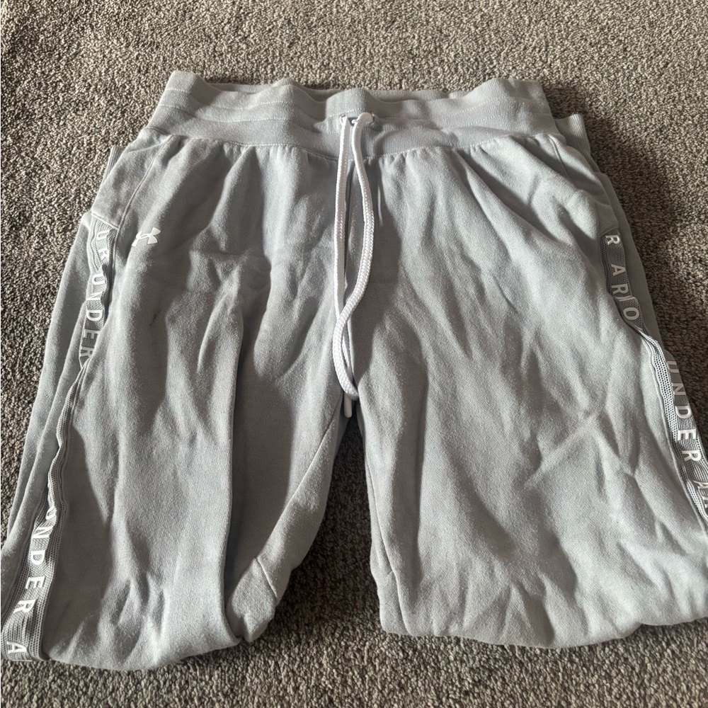 Under Armour Men's Light Gray Athletic Shorts